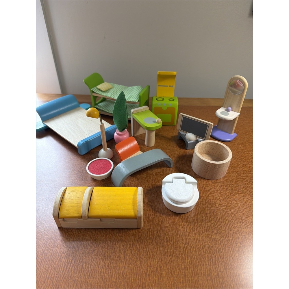Wooden Dollhouse Furniture Lot: Beds, TV, Toilet, Lamp, Plant, Table & Chair